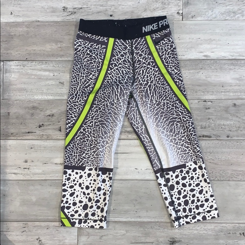 Nike pro cropped leggings